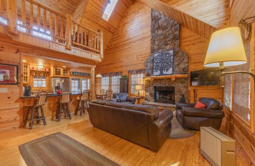 Saugatuck Casa | Big Bear Cabin - Cabin Getaway - Private hot tub - Community Pool!