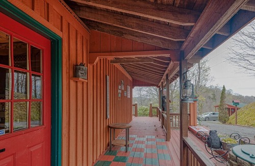 Blountville Cabina | Big bear cabin on the ridge