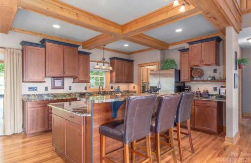 Waynesville Casa | Big Bear Lodge-Hot tub-Gazebo-Million dollar Views