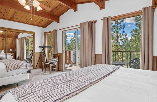 Whispering Forest Casa | Big Bear Moose House