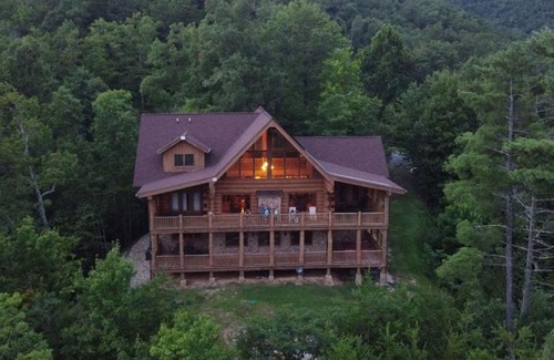 Pittman Center Casa | Big Bear Ridge Lodge - Breathtaking mountain views and private forest scenes in amazing large log cabin