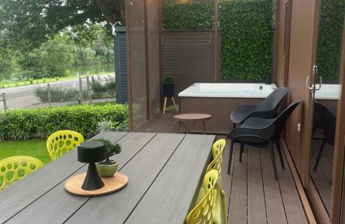 Metlika Casa | BIG BERRY Kolpa - Isabella Premium House