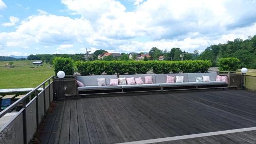 Metlika Apartamento | BIG BERRY KOLPA - KIWI mobile house, Metlika
