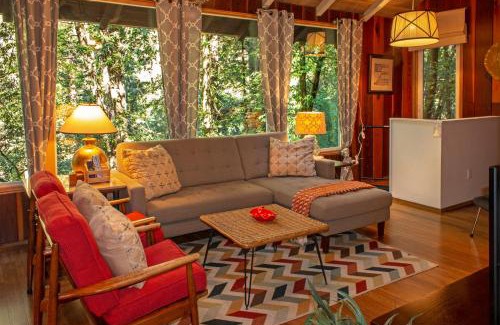 Guerneville Casa | Big Bertha's