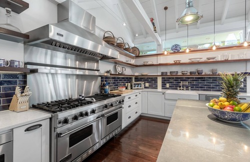White Street Gallery District Casa | "Big Blu" is a 5-bed, 4-bath home with a heated pool in downtown Key West.