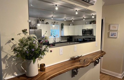 Hartwick Casa | Big Blue - 8 bedroom / 8 baths, Recent renovation, 10 minute to Dreams Park