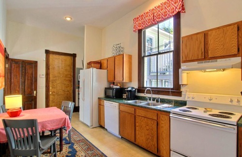 Savannah Victorian District Casa | Big Blue House - Both Units - Near Forsyth Park