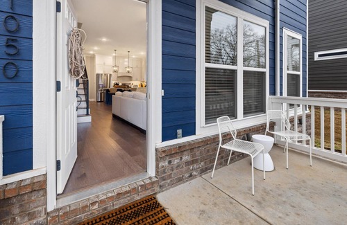 Downtown Casa | Big Blue on Main-hot Tub-less Than 1 Mi to Square