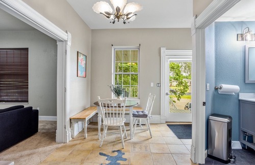 King Casa | Big Blue on QQ - 5 Br House Near the Chain of Lakes