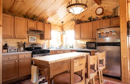 Saddlestring Cabina | Big Bounty of the Bighorns Cabin near Buffalo