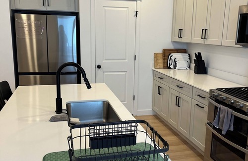 Eagle Mountain Casa | Big, Bright, New - 4 bedroom house with Mountain View in Eagle Mountain