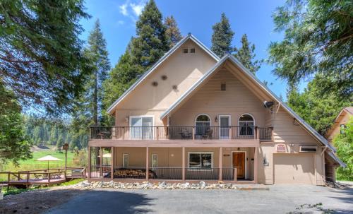 Fish Camp Cama Y Desayuno | Big Creek Inn
