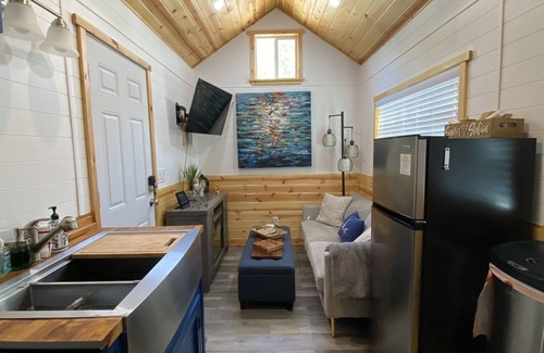 Kingston Cabaña | Tiny Home, Huge Deck Vibes by Lake Texoma