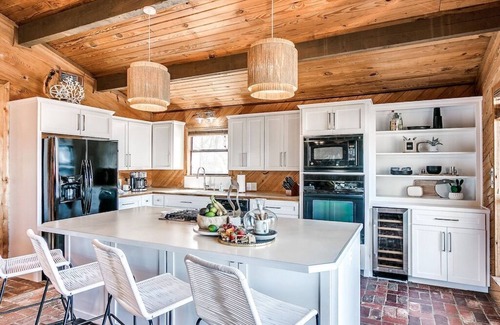 Hoyt Casa | Big Discount for Sandy Waterfront beach Home 3/3 w/ Hot Tub firepit zipline pond
