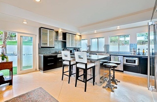 Arch Beach Heights Casa | Techos tipo catedral descuento en Laguna Beach 5 BR 3. Costa Vistas 2600sqft Sleeps8