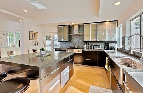 Arch Beach Heights Casa | Techos tipo catedral descuento en Laguna Beach 5 BR 3. Costa Vistas 2600sqft Sleeps8