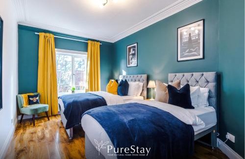 Headingley Casa | BIG Elegant House in Headingley Leeds -10 actual beds and sleeps 13 by PureStay
