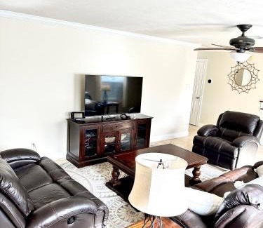 Barker Casa | ~ Big Family Home near 99/i10/kid friendly~