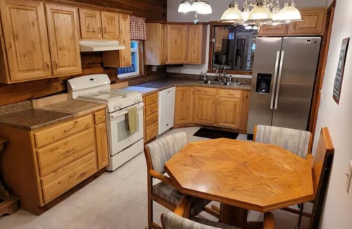 Ashton Cabina | Big Family Reunion Lodge! Close to Yellowstone Jackson Grand Tetons Island Park.