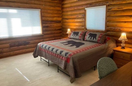 Ashton Cabina | Big Family Reunion Lodge! Close to Yellowstone Jackson Grand Tetons Island Park.