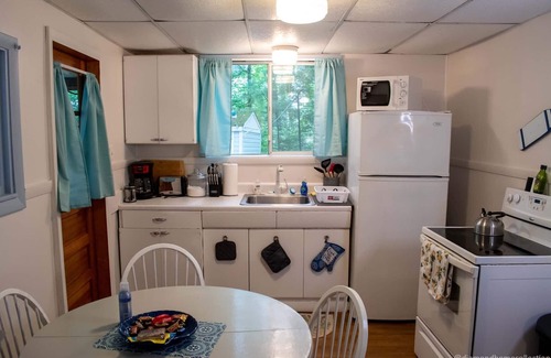 Windham Cabaña | Big Fish, Little Pond. Fire Pit Swimming, Hiking, Kayaking, and Fishing!