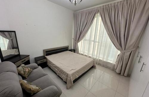Al Majaz Apartamento | Big flat 3 bedrooms, in floor 15 full service