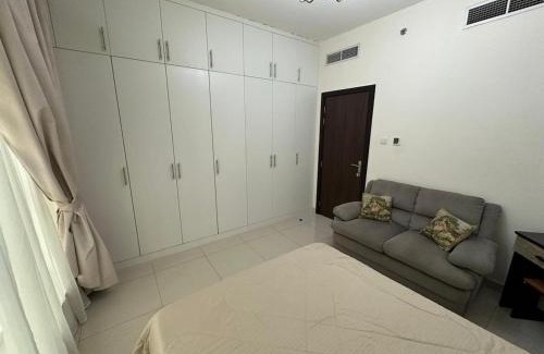 Al Majaz Apartamento | Big flat 3 bedrooms, in floor 15 full service