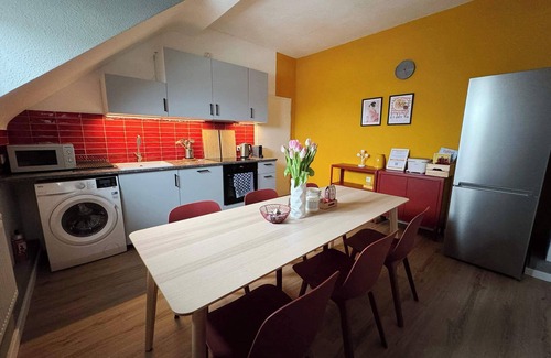 Laar Apartamento | Big flat with fresh renovation,free parking,SonyPS