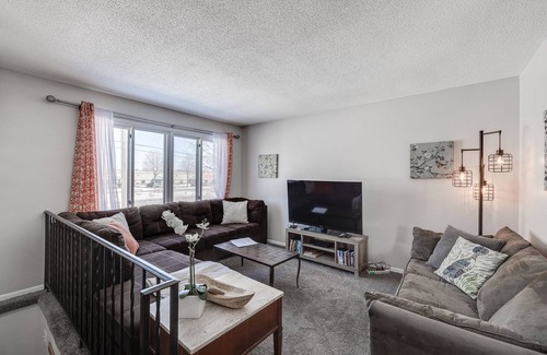 Midway Casa | Big Group Stay In Midway 12 Beds Central Location