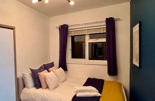 Stonehouse Casa | Big groups 20+, XL HotTub, Cinema, Arcade, Games
