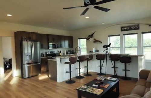 Glen Casa | Big Hole River Property- Lure House