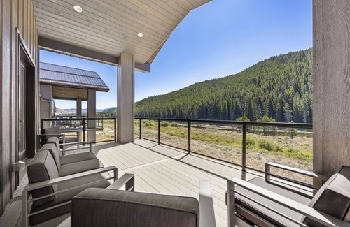 Wisdom Casa | Big Hole Riverfront Luxury Home in Wise River, Montana