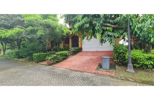 Bejuco Casa | Big & Homely 3 BDR house, Private Pool, Tennis- near the beach