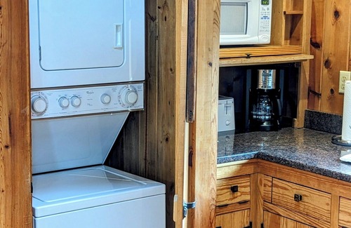 Colonial Pine Hills Cabina | Big Horn Sheep Cottage Near Mt. Rushmore