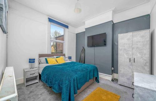 New Cross Apartamento | Big House, 5 beds, 2 bathrooms, Contractors Dream, Great transport links