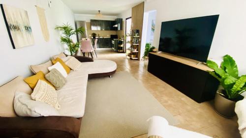 Adeje Casa | Big House Adeje Deluxe by Deihu Experiences