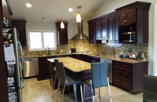 Teaneck Casa | Big house and beautiful huge yard, close to NYC