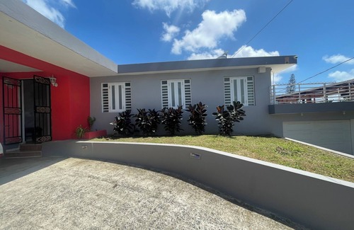Rio Piedras Casa | Corporate Big House Next to the airport
