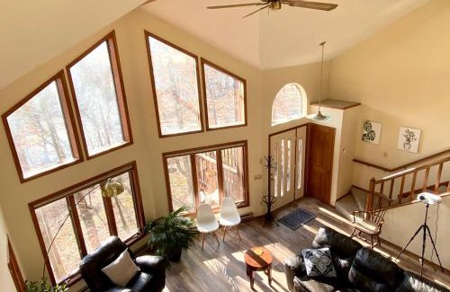 East Stroudsburg Casa | Big House On The Hill