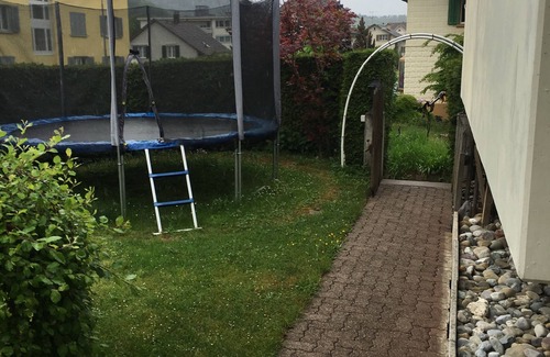 Pfaffikon District Casa | Big House With 7 Rooms on 2 Floors and Free Parking in Front for Yourself