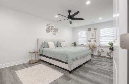 Ellenwood Casa | Big Modern Family Home On 1 Acre Land w Firepit & Grill