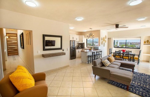 Ampliación Juárez Apartamento | Big Penthouse at Cabo San Lucas Downtown