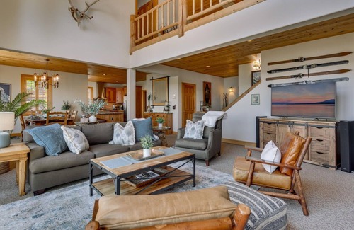 Talmont Casa | Big Pine - Lakeview: 3 BR / 3. 5 BA tres habitaciones en Tahoe City, para 8 personas
