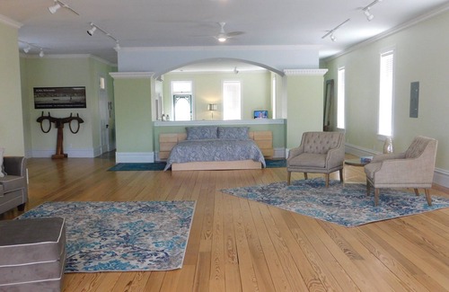 Alma Apartamento | Big River Loft - HUGE studio apartment in Alma