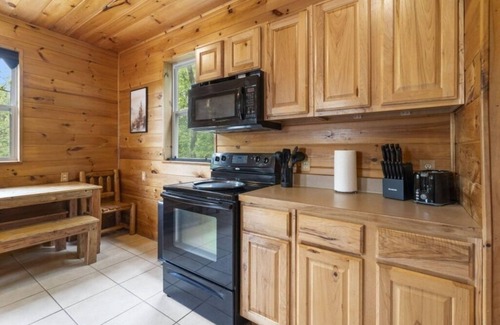Galena Cabina | Big Riverfront Cabin #5 on the James! Sleeps 12, #5 of 5 Cabins