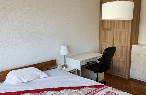 Saint-Jean and Charmilles Cama Y Desayuno | Big Room, Bus 200m,10 minutes Town Center\Airport