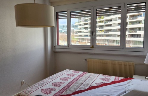 Saint-Jean and Charmilles Cama Y Desayuno | Big Room, Bus 200m,10 minutes Town Center\Airport
