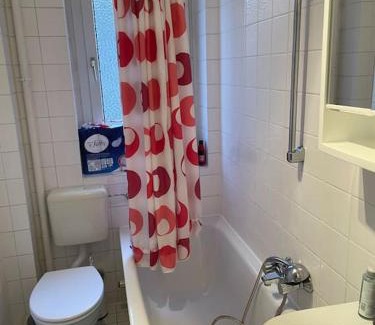 Eschersheim Casa | Big room for 2 pers, 9 min to trade fare, FREE parking