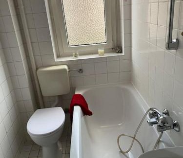 Eschersheim Casa | Big room for 2 pers, 9 min to trade fare, FREE parking