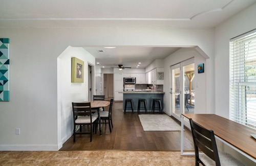 North Richland Hills Casa | Big Saltwater Pool close to Tex Rail